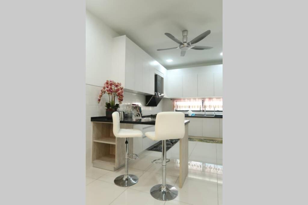 Promo Private Luxurious Nilai Vacation Home Εξωτερικό φωτογραφία